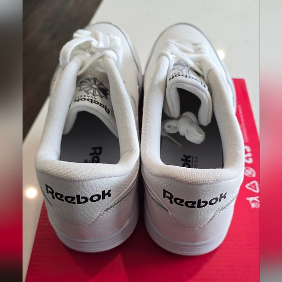 NIB - Reebok Club Classic White Sneakers - 11 - Picture 4 of 5